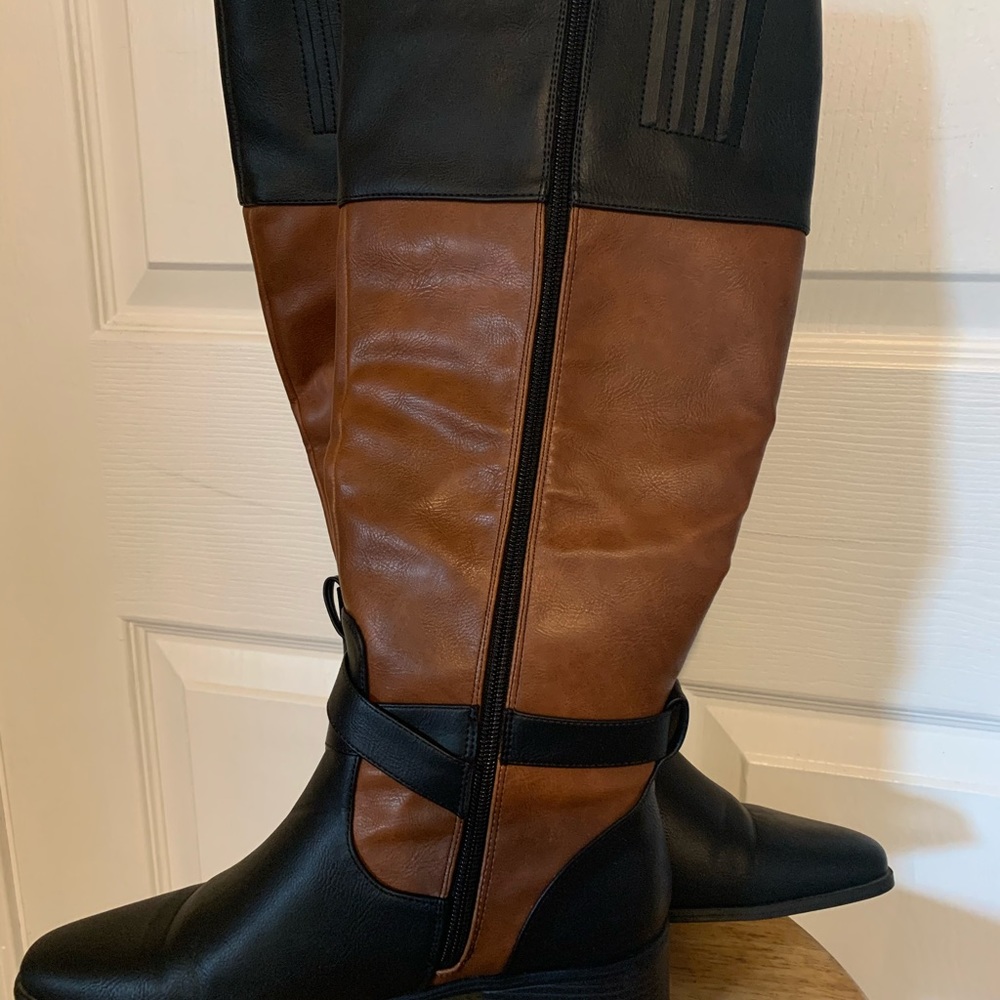 Boots 👢 - Picture 3 of 4